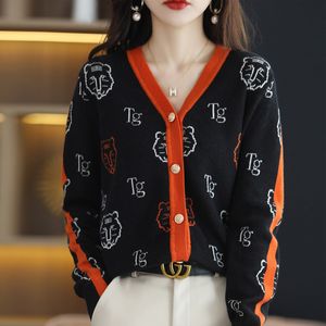 Frauen strickt T-Shirts Herbst und Winter Kaschmir-Cardigan Frauen Kleiner Tiger sticken farblich passenden Pullover V-Ausschnitt stricken dicken Mantel Dame 221206