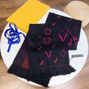 Conjunto de cachecol de malha 2022 para homens e mulheres lã de inverno Designer de moda xale de caxemira anel xadrez de luxo sciarpe echarpe homme com caixa