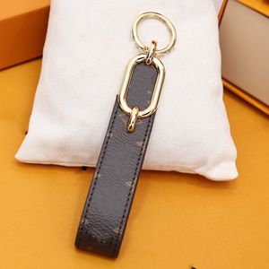 Moda araba anahtarlık anahtar toka mektup tasarımcısı el yapımı deri anahtar zincirleri erkek kadın çanta kolye aksesuarları kutu