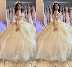 ثوب كرة الشمبانيا ، فساتين Quinceanera للنساء 2023 الديكور قبالة الدانتيل الكتف زين كريستال الحلو 16 فستان Graudaiton الحفلات الرسمية