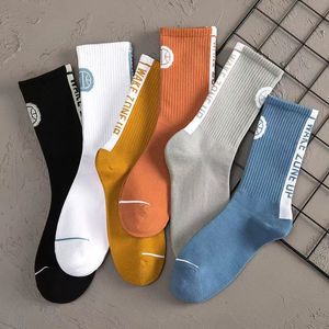 Socks Men's Autumn and Winter Mid barrel Sports Couple College Style Men's Socks