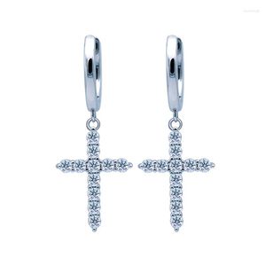 Kolczyki Hoop 2 mm Moissanite Cross Huggie Women 925 Srebrny Diamentowy Diamentowy Złotym Pass