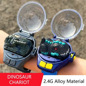 Diecast Model Car Watch Control Car Mini RC Dinosaur Tank Form 2.4G Fjärr Electric LED -gåva för pojkar barn på födelsedagen 221208
