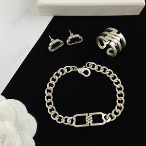 Luxury Hollow Ring Womens Designer Jewelry Set Charming Silver Love Armband Fashion B Letters Stud Sparkle Earrings 925 Silver Bangle