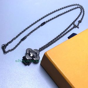 Europe America Fashion Style Men Necklace Lady Women Black-colour Metal with V Initials Cartoon Figure Pendant Sweater Chain M00831
