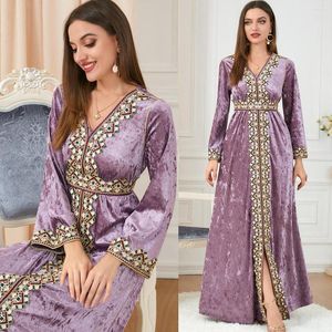 Ethnic Clothing 2022 Muslim Kaftan Abaya Dubai Women Fall Winter Velvet Robe Luxury V-neck Dress Lady Long Sleeve Embroidery Party Clothes