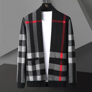 Męskie swetry nowe jesienne zimowe luksus kaszmirowy kardigan męski styl Anglia trzymaj ciepłe męskie kratę kardigany Klasyczna kurtka klasyczna kurtka