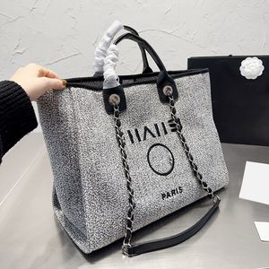 23SS Womens Pre-Collection Canvas Beach Shopping P￥sar stor kapacitet Deauville Chain Top Handle Totes Silver Metal Hardware Natelasse Crossbody Handv￤skor 38x30cm