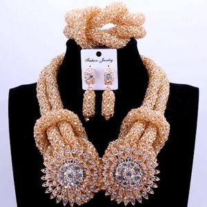 Orecchini Collana Costume di lusso Set di gioielli africani Colore oro Perline nuziali nigeriane per la sposa Set di gioielli da sposa da donna 221208