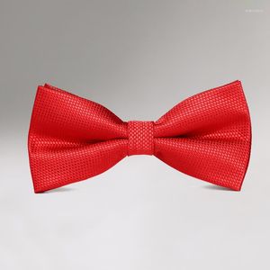 Bow Ties 2022 Wysokiej jakości moda dla mężczyzn Wedding Elegancki czerwony klub Bowtie Banquet Anniversary krawat z pudełkiem prezentowym