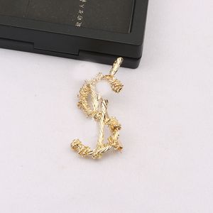 Lyxdesignmärke Desinger Brosch Women Love Crystal Rhinestone Pearl Letter Brosches Suit Pin Fashion Jewelry Clothing Decoration Accessories Famous Design-26