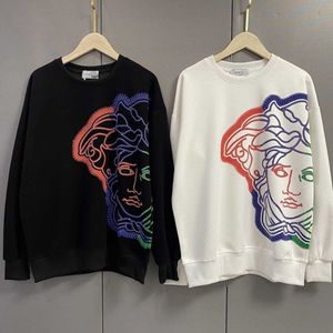 Medusa hoodies tröjor Autumn och vinterdesigner hoodie trendig långärmad lyx hoodie net rött halv ansikte medusa ins printed basrock Medusas tröja 767