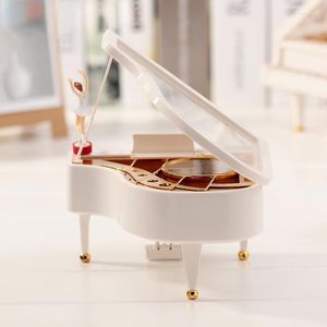 Dekoratif Figürinler Butik Piyano Müzik Kutusu Kristal Top Doğum Günü Hediyesi Sevgililer Günü