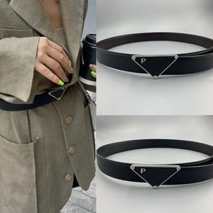 Cinturones de moda Men de cuero genuino Mujeres Diseñadores Triángulo Invertido Hebilla Popular Jeans Girdle Agrupación Girdle Cinturón de cintura de la marca Luxur