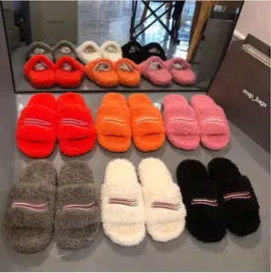 Luxus Slide Designer Mode Frauen Wolle Sandalen Warme Komfort Hausschuhe Frau Slipper Schuhe Herbst Winter Rutschen Schrammen Sandale Größe