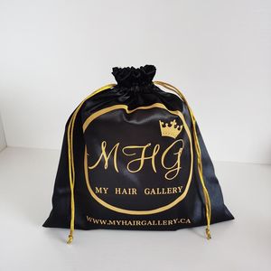 Confezione regalo 30X30cm Logo personalizzato Borse per capelli in raso nero Estensioni Parrucche Fasci Borsa per imballaggio di gioielli Bomboniere Borsa con coulisse 50p