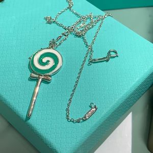 Designer Necklaces Designers luxurys jewelry pendant Elegant Lollipop design versatile trendy style Christmas Valentine Day jewelrys very good