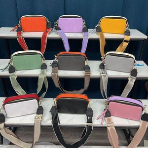 Tasarımcı Kemer Çantası Bir omuz çanta Crossbody Cüzdanlar Çok renkli kamera kadınlar moda metal mektup erkekler seyahat lüks deri haberci çantalar