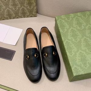 Loafer Dress Shoes 디자이너 여성 Jordaan Princetown Loafers 디자이너 여성 소프트 가죽 슬립 플랫에 Black White Loafer 노새 안락사 편안한 신발