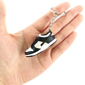 Märke 3d basketskor nyckelkedja trendig fest sneaker mögel nyckelring gåva mini leksak dollskor hänge