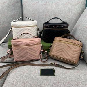 The Tote Bag Luxury Diagonal Cross Bucket Bag Handbag Designer Slanted Shoulder Portable Bags Oval Cosmetics Packaging Totes