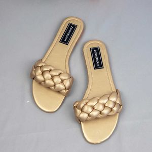 Moda dip yaz tasarımcısı düz sandalet yeni kadın bayanlar pu deri slaytlar örgü slip slip plaj ayakkabıları dışında sandal kadın