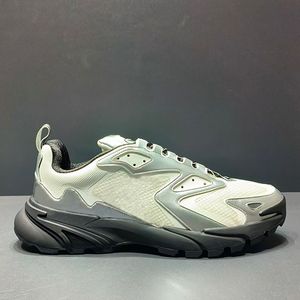 2022 Yeni Erkekler Runner Tatic Ayakkabı Lüks Rahat Ayakkabı Moda Logosu Logo Erkek Spor Ayakkabıları Tasarım Ayakkabı Siyah Beyaz Yeşil Gri Turuncu Orijinal Kutu Boyutu 38-46