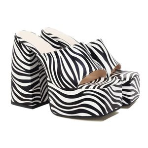 Sandały Gigifox Zebra Print 2022 Fashion Slip on Mules Chunky Block High Heels Letni wygodne spacerowe buty damskie Sandały T230103