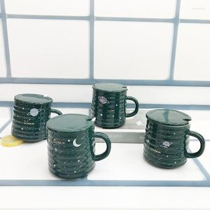 Кружки творческий темно -зеленый луна / земля кружка скандинавской чашки тенденции мальчики девочки керамический кофейный чай с ложкой завтрак молоко