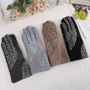 Winter Women Touch Screen Keep Warm Suede Gloves Plus Velvet Thicken Leopard Print Splicing Design Five Fingers Gloves Fashion Personality