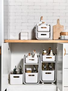Caixas de armazenamento prateleiras em camadas com cosméticos e especiarias da cozinha da cozinha prateleira