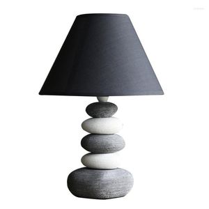 Tischlampen, Wohnzimmerlampe, amerikanische Keramik, geläppter Stein, grauer Stoffschirm, Kopfsteinpflaster, Arbeitszimmer, Italien, Schreibtischlampe, Lesen