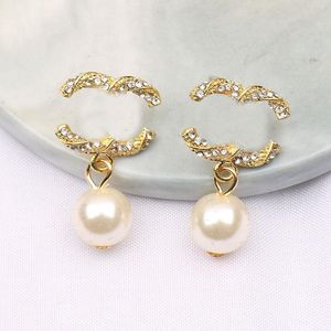 Gold Plated Designers Brand Earrings Designer Letter Ear Stud Women Crystal Pearl Geometric Earring for Wedding Party Jewerlry Accessories ER0082024