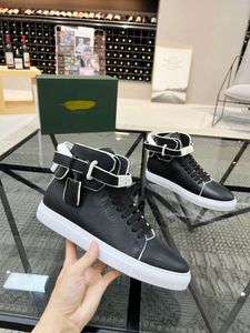 Klassiska män metalllås Sneakers Shoes Lace-Up 750 950 Leisure Flats White Black Leather Walking Brand Dusty Casual Fashion Trainer EU39-46