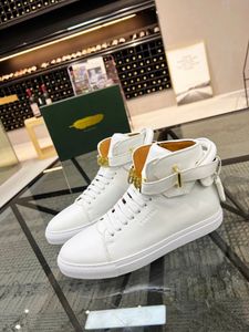 Moda Men Metal Kilin Sneakers Ayakkabı Dantel-Up 750 950 Eğlence Daireleri Beyaz Siyah Deri Yürüyüş Konforu Tozlu Günlük Moda Eğitmeni EU38-46