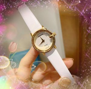 Berömda klassiska lyxiga modekristallklockor Kvinnor Quartz Small G Shape Dial Ladies Popular Casual Fashion Elojes de Marca Mujer Lady Dress Wristwatch Gifts