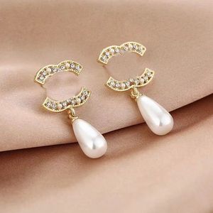 Gold Plated Designers Brand Earrings Designer Letter Ear Stud Women Crystal Pearl Geometric Earring for Wedding Party Jewerlry 2024