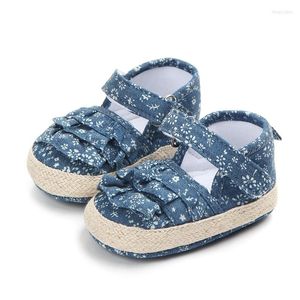 Primi camminatori Ins Scarpe da bambino carine per ragazze Scarpe morbide Primavera Flower Girl Walker Infantile