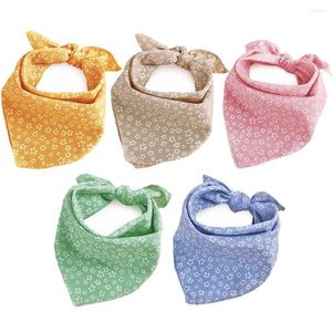 Abbigliamento per cani Bandane Regalo di compleanno Morbido cotone Cucciolo Fazzoletto Lavabile Bavaglini giornalieri Motivi floreali Sciarpe comode Regolabili