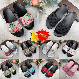 2023 Sommar Män Kvinnor Tofflor vår höst Font Skor Slide Sommar Mode tofflor Bred Platta Sandaler strandhotell Flip Flop mopp Stl 36-47