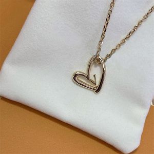 Luxury Heart Necklace Women Gold Necklaces Pendant Chain Letter Lady Top Designer Jewelry