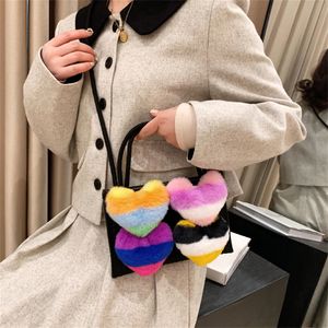 Sacs de design mignons en forme de cœur pour les petits sacs de femme en fausse fourrure et en lin épaule des sacs à bandoulière pour les femmes sacs à main