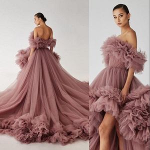 2023イブニングドレスフリル粉っぽいピンクのチュール着物の女性ローブフォトショートフーフィーオフショルダープロムガウンアフリカンマタニティドレス写真
