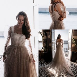 Sparkly Beach Wedding Dresses Bohemian Sexig axelbandslös paljett Tåg Glitter Långärmare spetsar upp bakknapparna Öppna BOHO BRIDAL GOWNS Custom Made Made