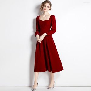 Casual Dresses AIMEILI Women Autumn & Winter Elegant Velvet Dress High Quality Long Red Cocktail Party Robe Vintage Designer A-Line