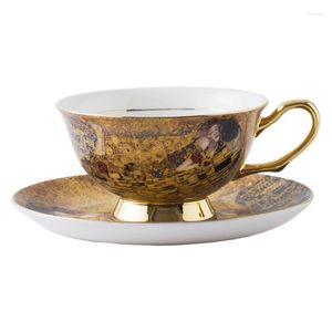 Set da tè e caffè Pittura a olio europea Bordo oro Bone China Tazza Piatto Pomeriggio inglese Porcellana stile retrò di lusso leggero