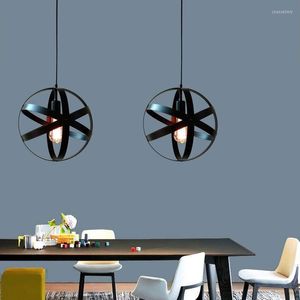 Подвесные лампы скандинавские антикварные творческие черные круглые люстры ретро -ретро -американский промышленный бар