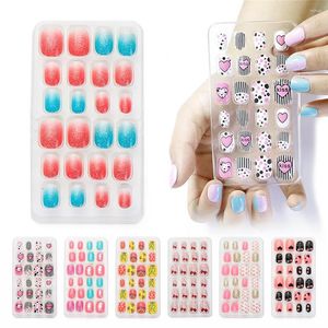 Unghie finte 24PCS / Lot Candy Nail Tips Premere sui bambini Cartoon Full Cover Kid Glue Self Fake Art For Girls Manicure