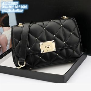 Ladies Shoulder Bag Street Personlighet Rivet Handväskor Söt liten färsk sy mode mobiltelefon mynt handväska elegant joker svart läder handväska 68125#