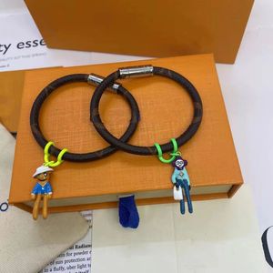 New 2022 America Style Charm Bracelets Brand Men Women Presbyopic Leather Magnetic Buckle Hand Rope Plaid L Design Engraved V Letter Metal PU Bracelet Bangle